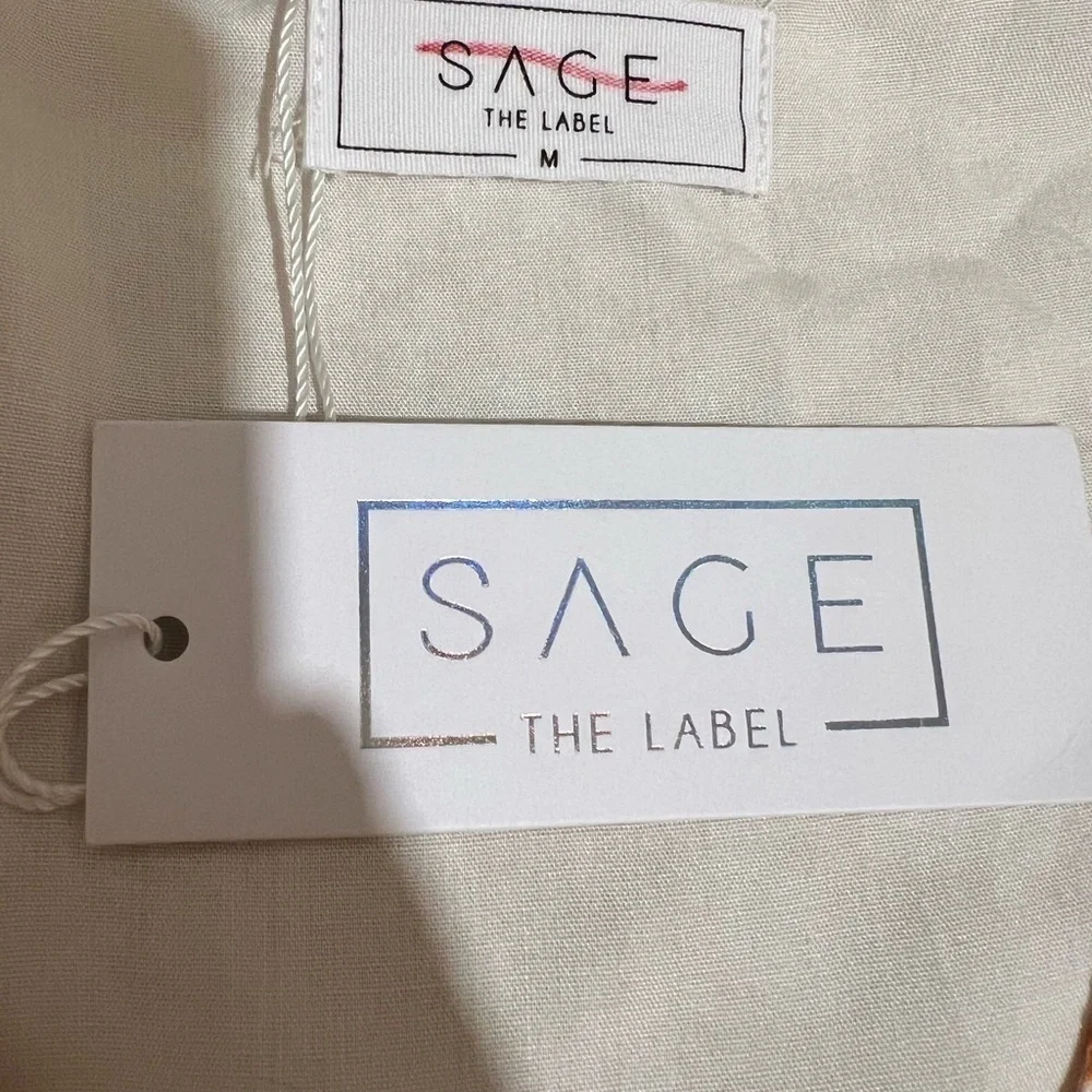 Sage and Label Gold and white spring floral v neck blouse